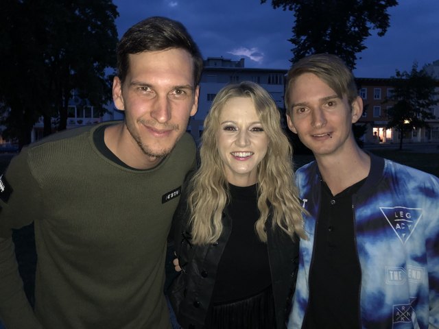 Michael Bencsics und Lukas Lach produzierten für Melissa Naschenweng den Song "Gott is a Dirndl".