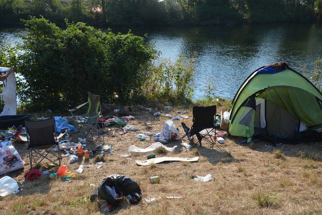 Der Tag danach: Die Aufräumarbeiten am Festivalgelände laufen auf Hochtouren und werden wohl noch einige Tage andauern.