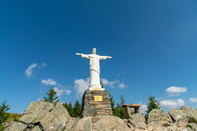 Am 15. August 2009 wurde die Christusstatue auf der Terenbachalm eingeweiht. | Foto: Lantos
