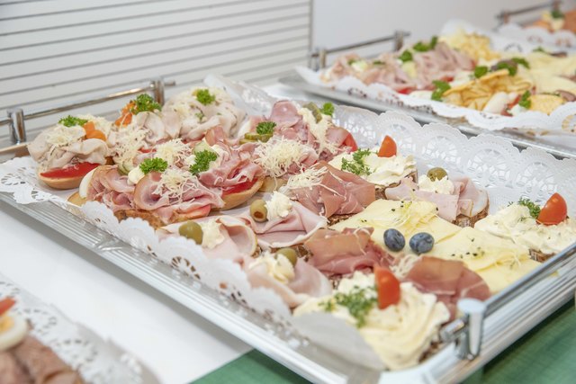 Leoben, Oesterreich, 21.08.2018, Leute. Bild zeigt  ein Feature vom Wirtschaftsfrühstück, 60 Jahre Forstunternehmen Lieber. Foto: klauspressberger.com