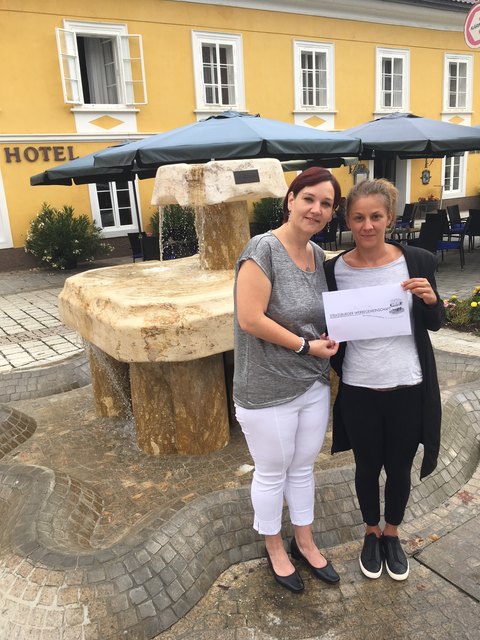 Heike Sabitzer und Laura Eberdorfer (v.l.) möchten in Straßburg Initiativen für Kaufleute und Gastro setzen. | Foto: Klogger
