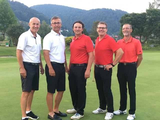 Matthias Nesshold und Engelbert Pignitter mit ihren Komitee-Mitglieder am Golfplatz Maria Lankowitz | Foto: KK