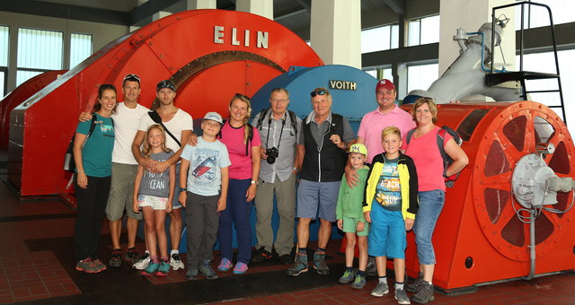 Die Halle mit den großen Generatoren die den Strom erzeugen.