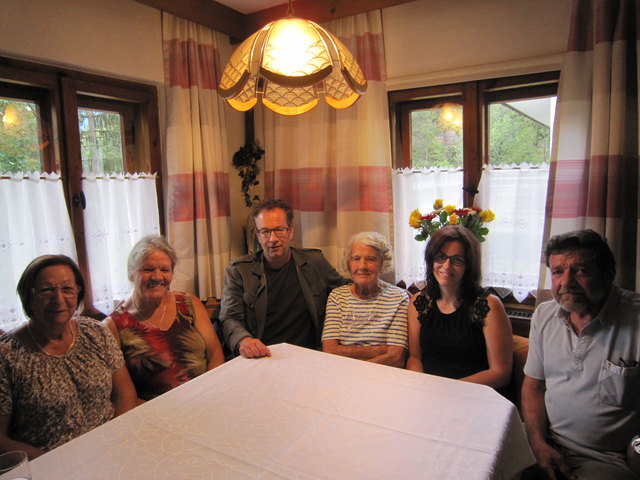 Die Jubilarin mit ihrer Familie und Bgm. Dr. Wolfgang Jörg. | Foto: Stadtgemeinde Landeck