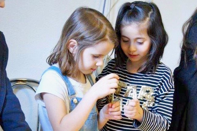 Beim Science Club können die Kleinsten die Freude am Experimentieren entdecken.