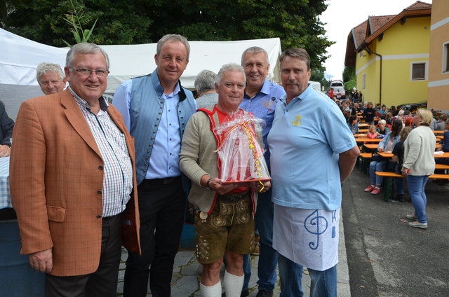 Heinrich Gerber, Ferdinand Hueter, Jubilar Richi Hofer, Friedrich Paulisch und Gerhard Freisitzer