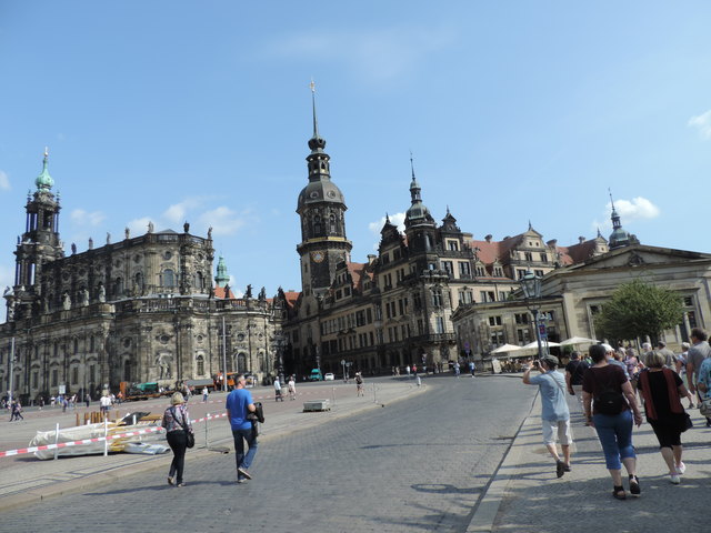 ... Blick zur Hofkirche..