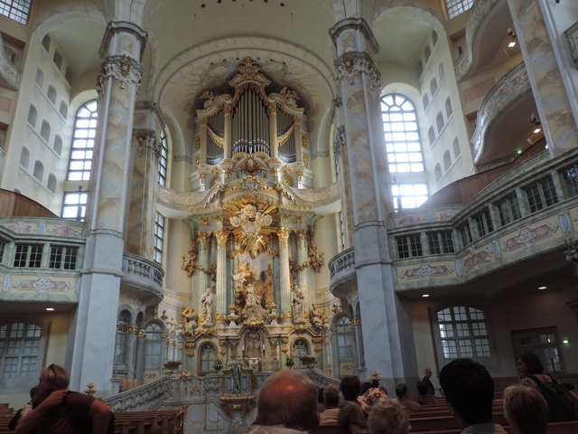 ...Frauenkirche innen..