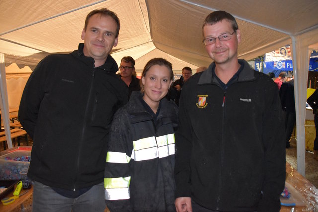 Trio am Einlass: Alex Plesser, Johanna Sumper, Markus Blaschitz (von links)