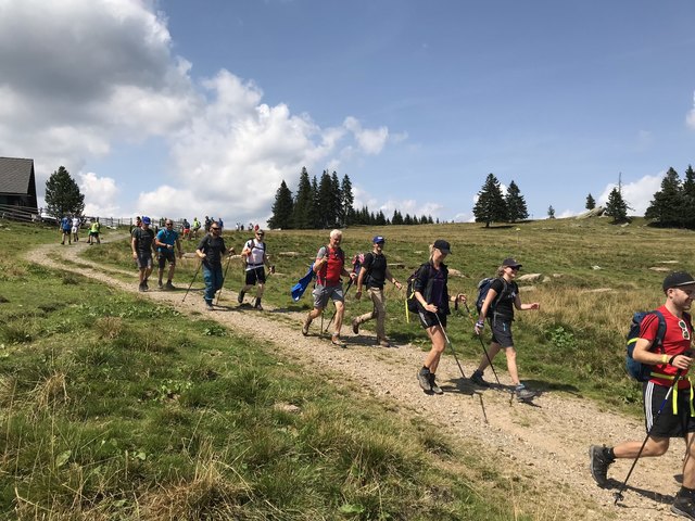 Strahlender Sonnenschein begleitete über 160 Teilnehmer bei der dritten Koralm24-Wanderung. | Foto: Koralm24