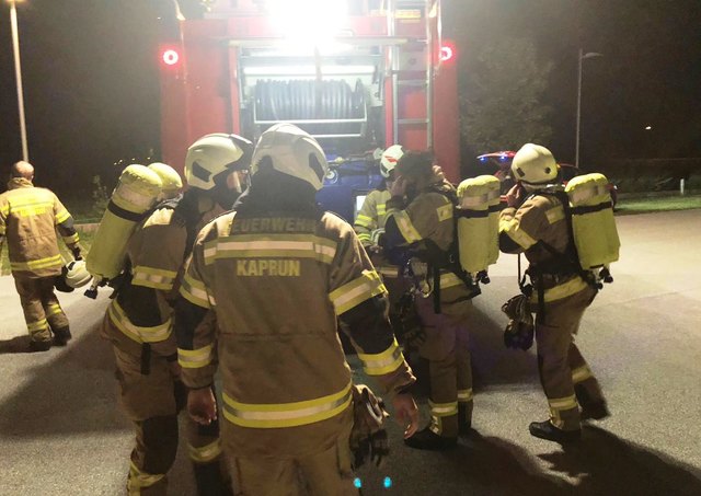 Im Einsatz: Die Freiwillige Feuerwehr Kaprun. | Foto: Domenik David