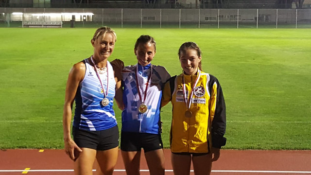 Andrea Weber (li.)vom SV Reutte sicherte sich den Tiroler Vizemeister-Titel auf der 10.000m Bahn. | Foto: Witting