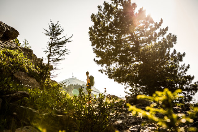 Am Innsbrucker Hausberg, dem Patscherkofel, wird am Donnerstag u. a. den Sendeanlagen ein Besuch abgestattet. | Foto: Patscherkofelbahnen