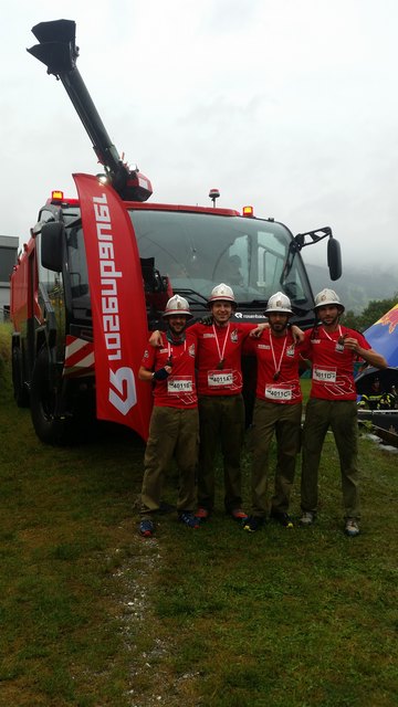 Die Burschen von der Feuerwehr im Pechgraben bezwungen die Schanze in etwas mehr als 3 Minuten.