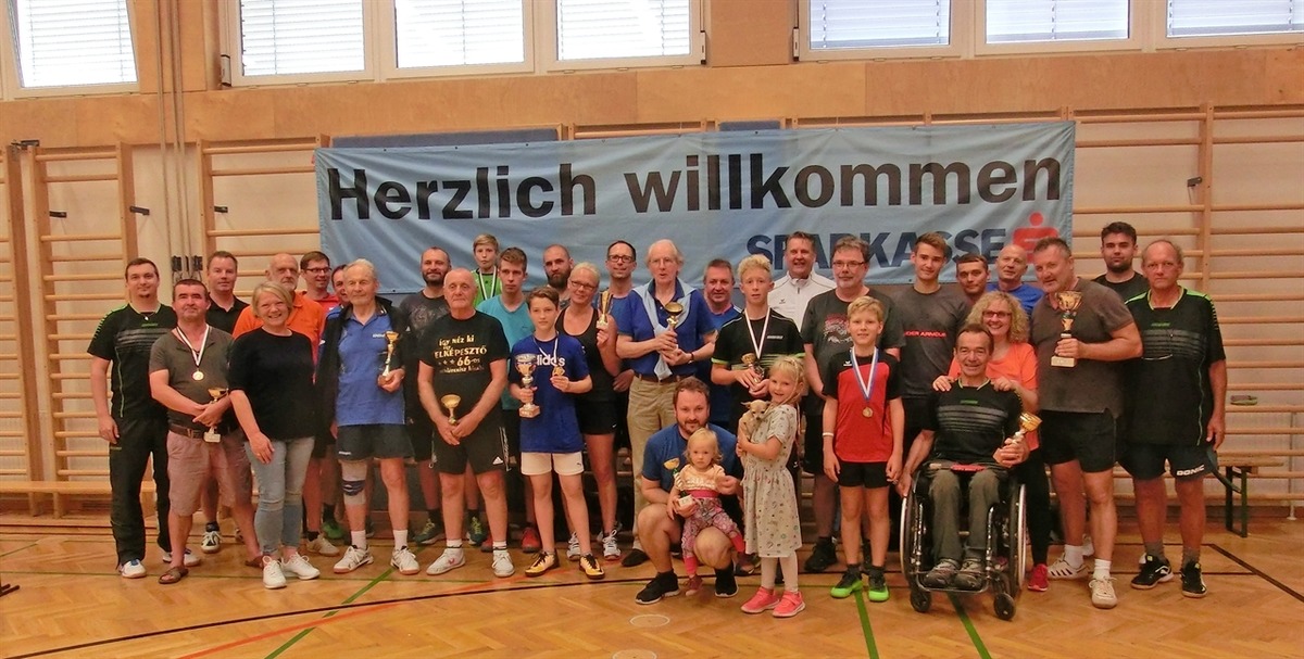 Sie sucht Ihn A-2821 Lanzenkirchen +25 km Anbieter Angebotstyp Ich suche einen Mann, der in der Lage ist, mir zuzuhren, seine Gefhle zu teilen, mich junge oder jung gebliebene, sympathische Frau mit einem guten Charakter fr Sie sucht Ihn in Lanzenkirchen - kostenlose Kontaktanzeigen