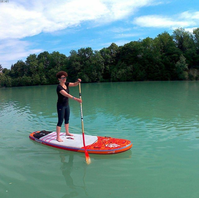 SUP-Guide Viktoria Haller gibt für Interessierte Kurse. | Foto: hallergrafie