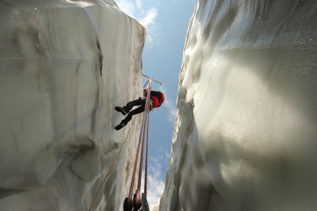 Das Kuratorium für Alpine Sicherheit warnt nun vor Gletscherspalten, die aufgrund des Schnees verdeckt sein können. | Foto: © Peter Veider Österreichische Bergrettungsdienst - Tirol