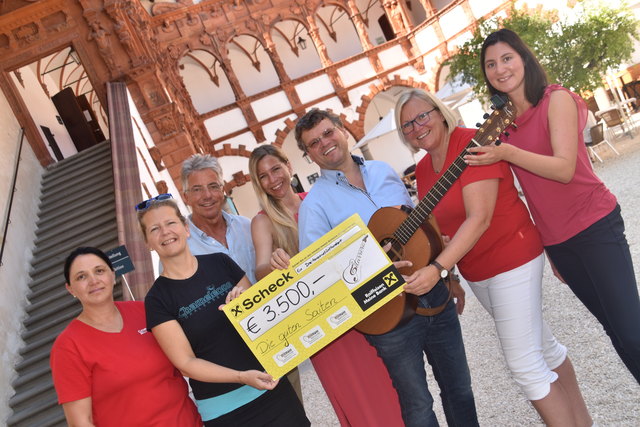 Ursu Mihaela, Heidemarie Zeilinger, Johannes Hofmacher, Irene Fellner-Feldegg, Franz Hörmann, Bettina Salzger und Marlene Kienast. (von links nach rechts)