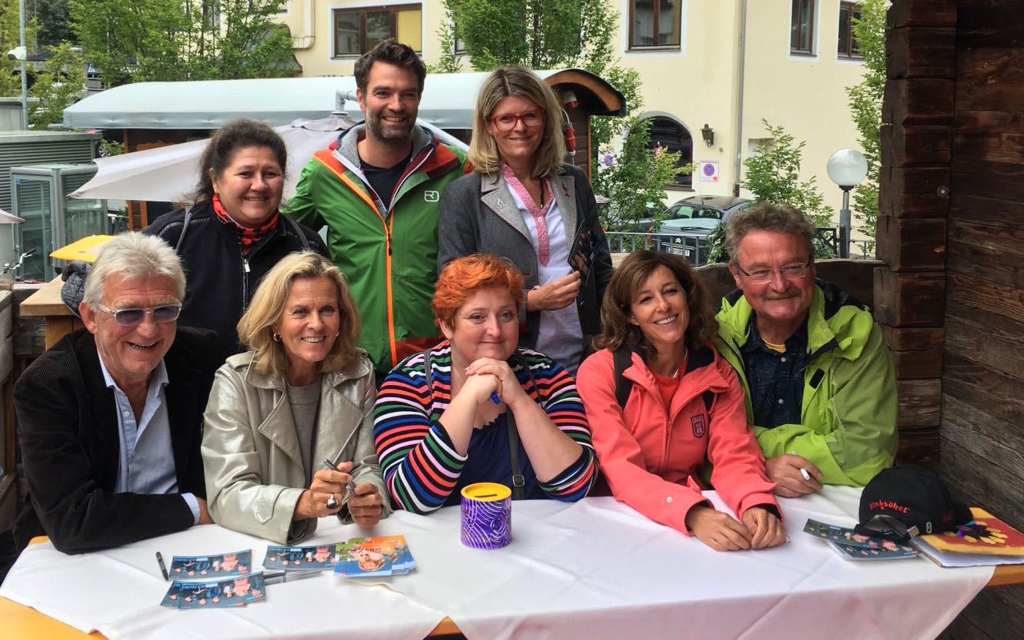 Chatte kostenlos mit Leuten in Kitzbhel, sterreich. Mit mehr als 478 Millionen Nutzern, findest du sicherlich jemanden mit den gleichen Interessen in Kitzbhel Online Chat & Dating Kitzbhel | Lerne Mnner & Frauen in