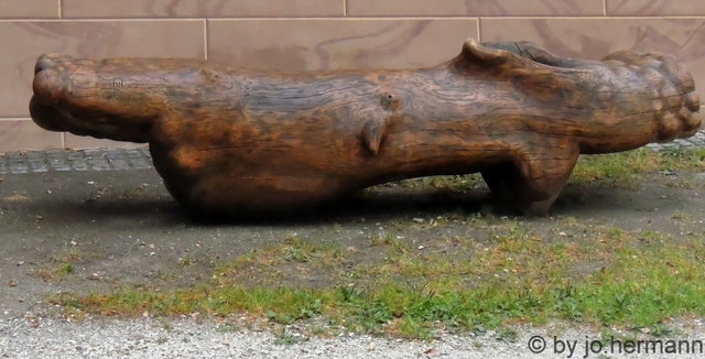 Bildhauer Heinrich Untergantschnig,Flattach                                  Ausstellung "Der Baum im Dialog"                                              im Parkschlössl Spittal Drau