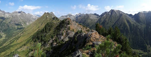 Blick vom Arnlug hinein aufs Prebertörl, die Knarrnspitze, das Rantentörl, Wiegeneck, Predigtstuhl, Kircheleck, Gamsleiteck (im Krakautal)