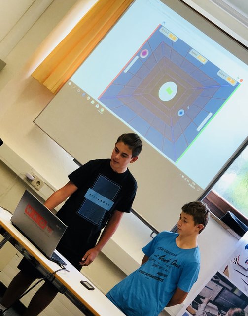 Stolz werden die Arbeiten präsentiert. | Foto: © WK Landeck