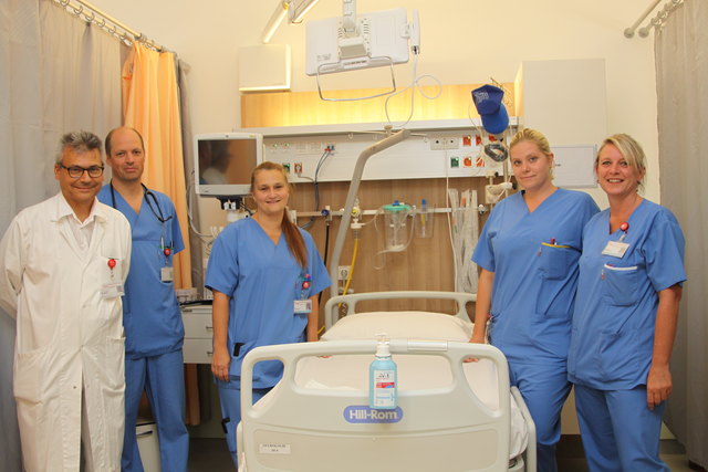 Stolzes Team der Stroke Unit: Leiter Walter Pirker, Peter Thun, Martina Albrecht, Andrea Müller-Seidl und Karin Zelenka (v.l.).