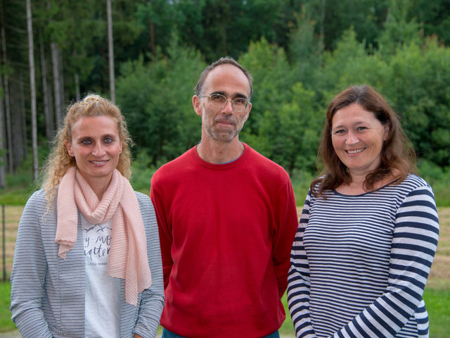 Sozialarbeiterin Melanie Schweiger, Facharzt für Psychiatrie Christoph Blach und Marietta Reichhard-Ram, Diplompflegerin mit Schwerpunkt Psychiatrie. | Foto: Caritas / Karl Lahmer