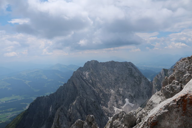 und viele Wolken am Himmel