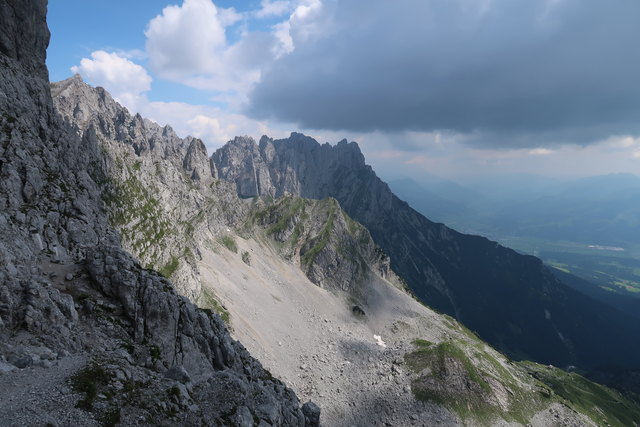 Wolken ziehen am Himmel