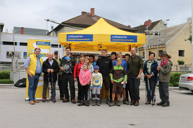 Christian Köberl, Franz Ratzinger, Hans Reischer, Patrick Buder mit Simone und Pauli; Sarah, Lena und Martin Steiner, Hermine Ratzinger, Margit Steiner; Raffael, Sebastian und Fabian Kahrer, Gitti Hobl, Hans Kahrer sowie Anna und Johann Triethaler waren wieder mit dabei!