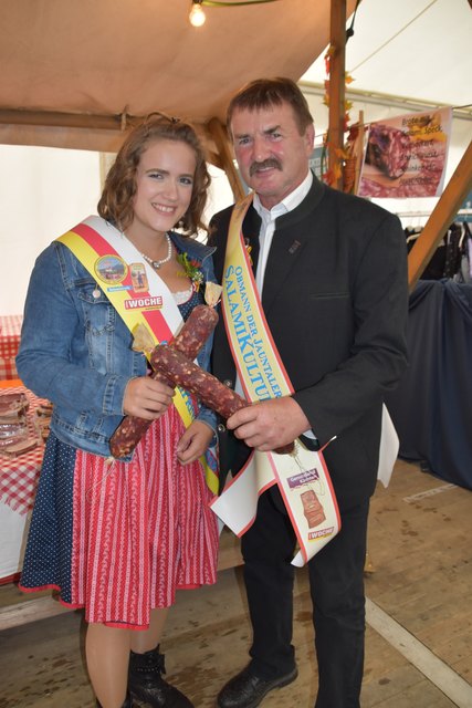 WOCHE Salamiprinzessin Corinna Pircer mit Reinhard Prutej
