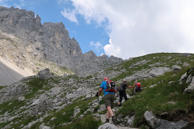 von nun an wird es etwas felsiger