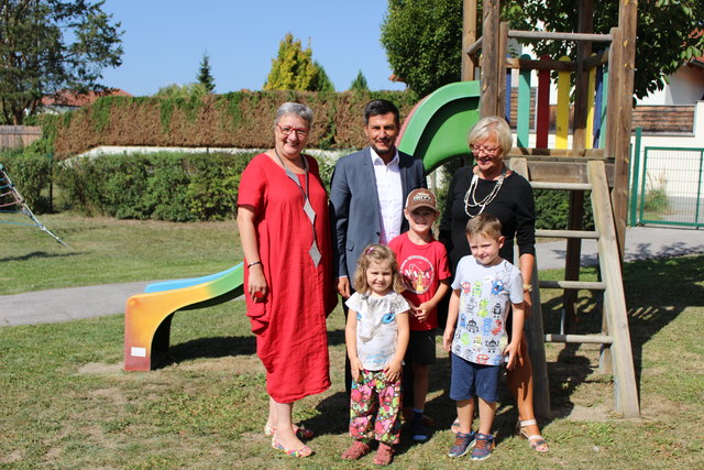 Inge Posch-Gruska, Christian Illedist und Ingrid Salamon setzen Initiativen für faire Bildung. | Foto: SPÖ Bezirk MA