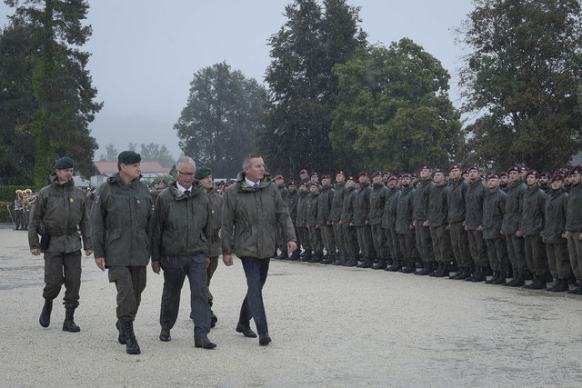 Das Abschreiten der Front zu Beginn des Festaktes | Foto: Gunter Pusch/Bundesheer