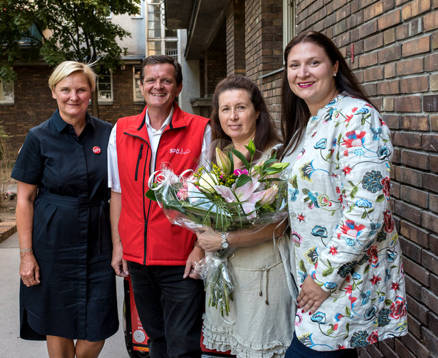 Stolz: Sandra Frauenberger, Christian Seidl, die glückliche 10.000. Besuchte und Barbara Novak. (v.li.) | Foto: Moritz Nachschatt