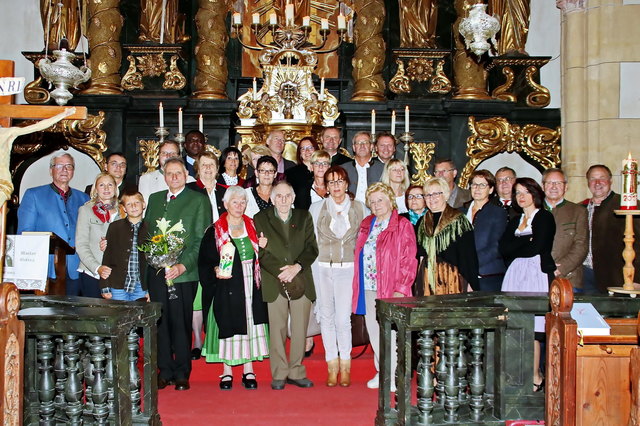 Irmi mit Familie und Freunden