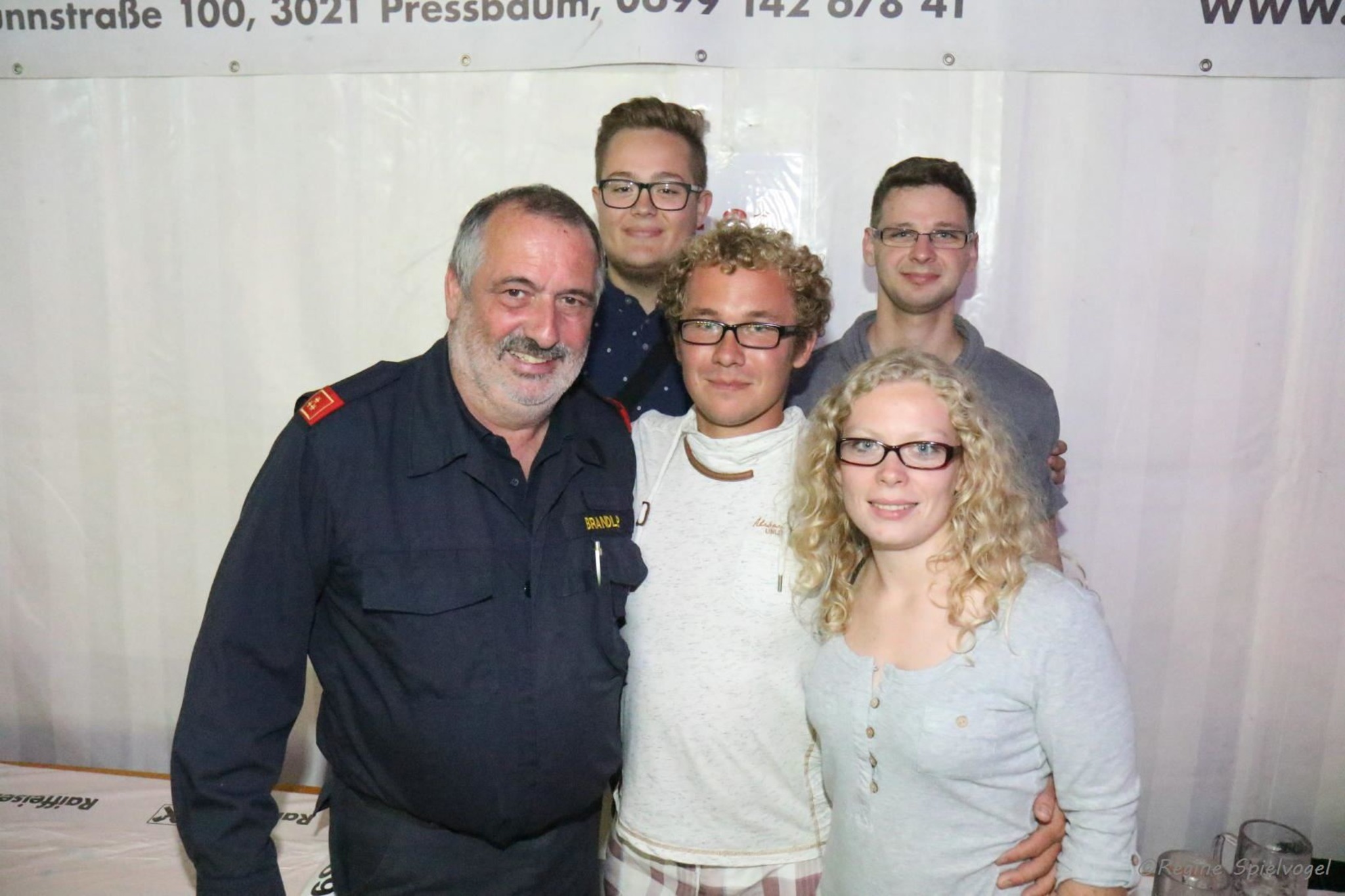 Sie sucht ihn erotikmassage mnchen quoka. Ellmau singles Mann sucht frau haag junge leute kennenlernen aus pressbaum am hausruck. Singletreffen aus Junge leute kennenlernen aus pressbaum: Gay dating in buchkirchen