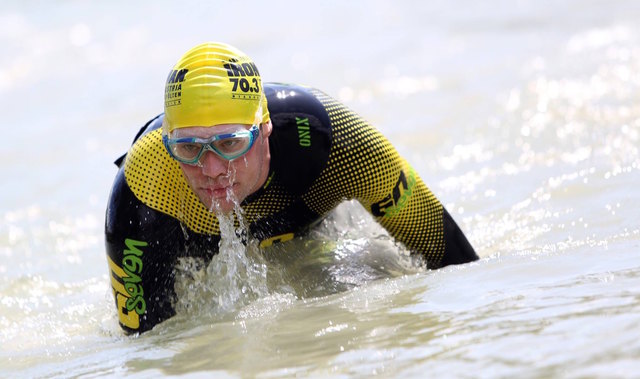Im Wasser des südkoreanischen Jirisan National Parks will Pascal Gaar die Grundlage für seine erste Ironman-WM-Teilnahme legen. | Foto: Ernst Teubenbacher