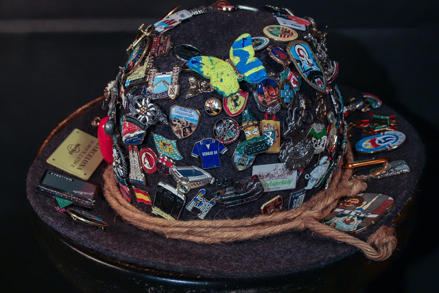 Ferrari, Schalke 04, Real Madrid neben FC Barcelona.