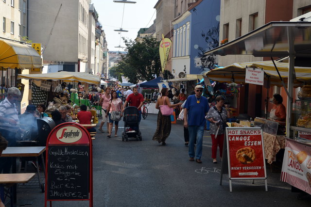 Freitag, 7. September, bis Samstag, 8. September, findet in der Reindorfgasse das Straßenfest statt.