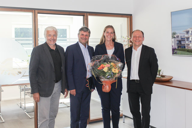 Fachgruppenausschussmitglied Hannes Planitzer und Fachgruppenobmann Gerald Hubner von der Fachgruppe Immobilien- und Vermögensberater Salzburg mit Landesrätin Klambauer. Daneben Günther Leitgöb, der Berufsgruppensprecher der Gewerblichen Bauträger der Wirtschaftskammer Salzburg. | Foto: Fachgruppe Immobilien- und Vermögensberater Salzburg