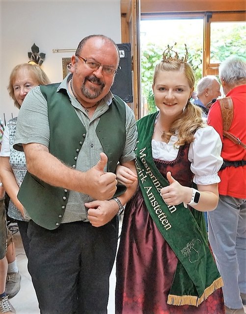 Stammtischleiter Leo Teufl und Mostprinzessin Sigrid Huber.
(Foto: Teufl)