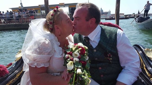 Romana und Andreas Winter fuhren nach der Trauung nach Venedig. | Foto: Winter