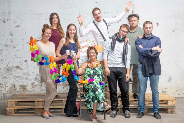 Der Leobener Schauspielverein "The LEctors" feiert am 22. September mit dem Stück „Alles anders zum Geburtstag“ Premiere. | Foto: Klaus Pressberger
