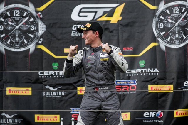 Der Altenmarkter Jakob Schober jubelte über seinen ersten Podestplatz in der GT4-Europameisterschaft. | Foto: Gabi Tomescu