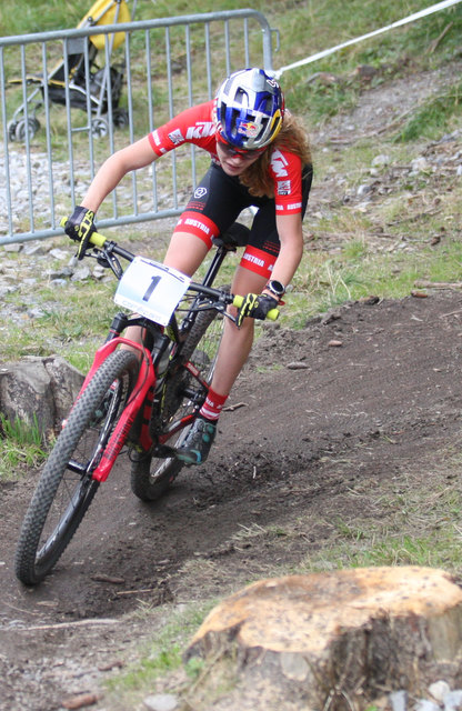 Laura Stigger unwiderstehlich auf ihrem Scott-Bike. | Foto: Peter Leitner