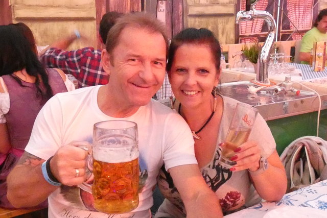 Michael und Claudia fühlten sich auf der Wiesn sehr wohl