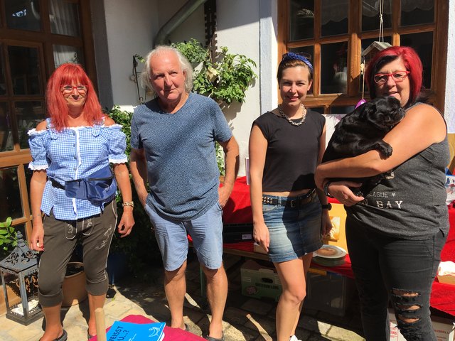 Das Künstlerehepaar Gabi und Ludwig Haas, sowie die beiden Vereinsmitglieder Carina Hödl und Silvia Nagy.