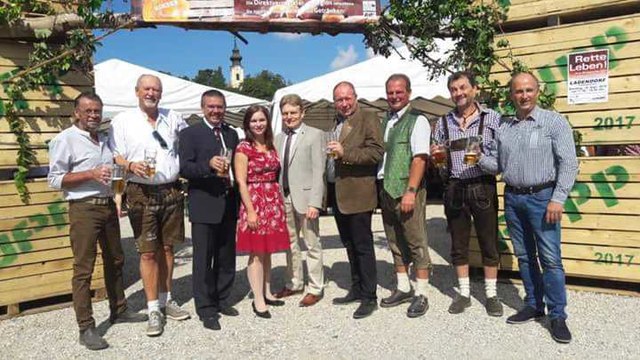 Bgm. Ludwig begrüßt die Amtskollegen Meixner, Gangl, Schulz, Gf GR Maschek und NR.Abg. Eva-M. Himmelbauer | Foto: Eva Gabriel